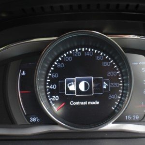 Volvo S Cross Country instrument cluster