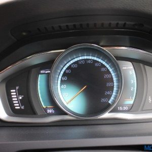 Volvo S Cross Country instrument cluster