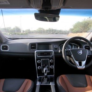 Volvo S Cross Country interior