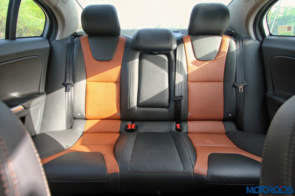 Volvo S60 Cross Country interior rear