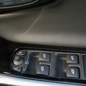 Volvo S Cross Country power window controls