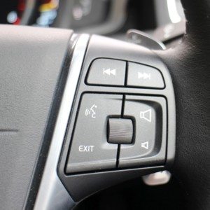 Volvo S Cross Country steering mounted control