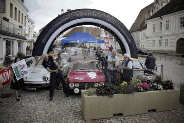 Apollo Vredestein tyre clad Alfa Romeo  Bertone wins  Wachau Classic