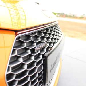 Audi R v Plus Details  Grille