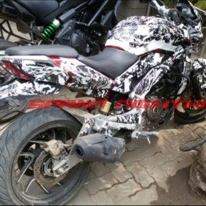 Bajaj Pulsar CS  spied up close