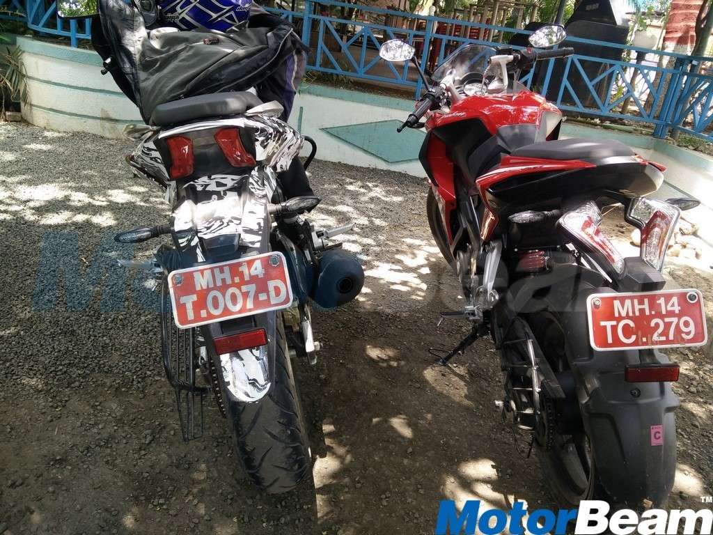 Bajaj Pulsar CS400 (1)