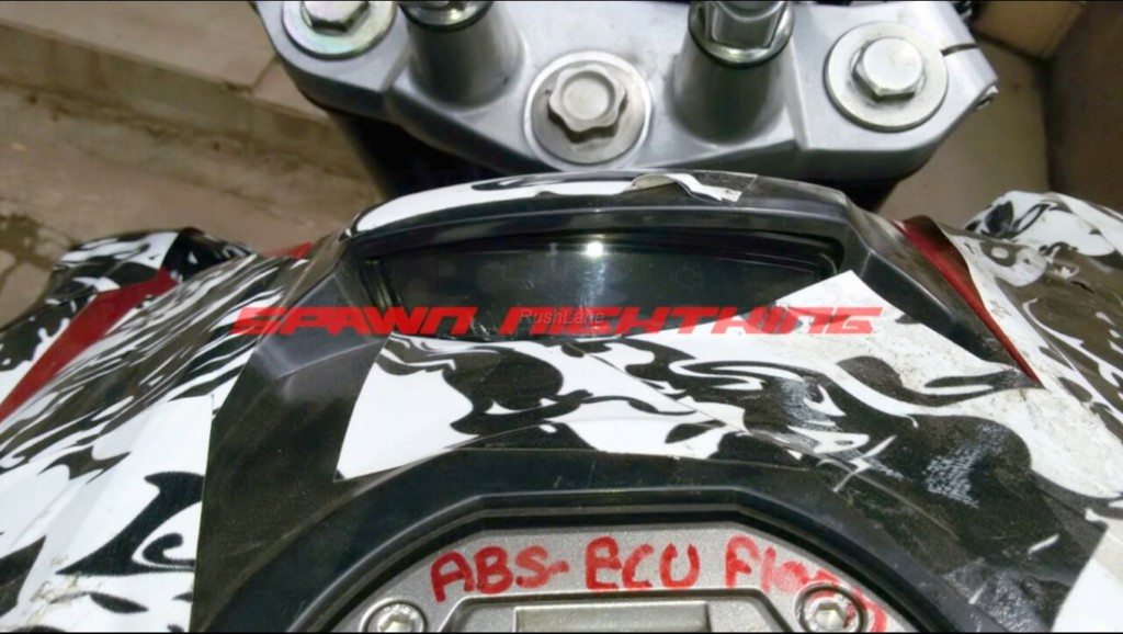 Bajaj Pulsar CS400 closeups