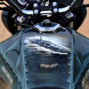 Bajaj V custom paintjob Eimor customs