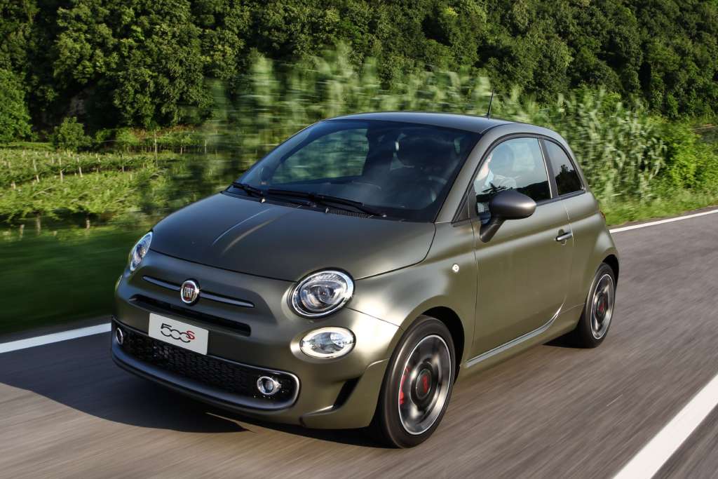 Never go full Abarth says the new Fiat 500 S Motoroids Never go full Abarth says the new Fiat 500 S Motoroids