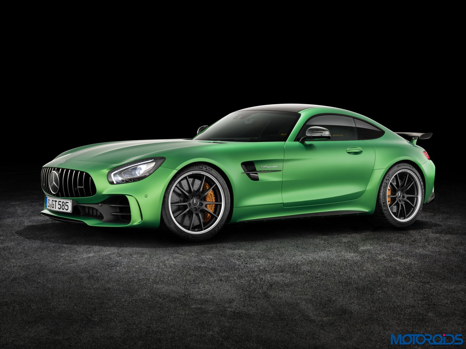 Mercedes-AMG GT-R (19)