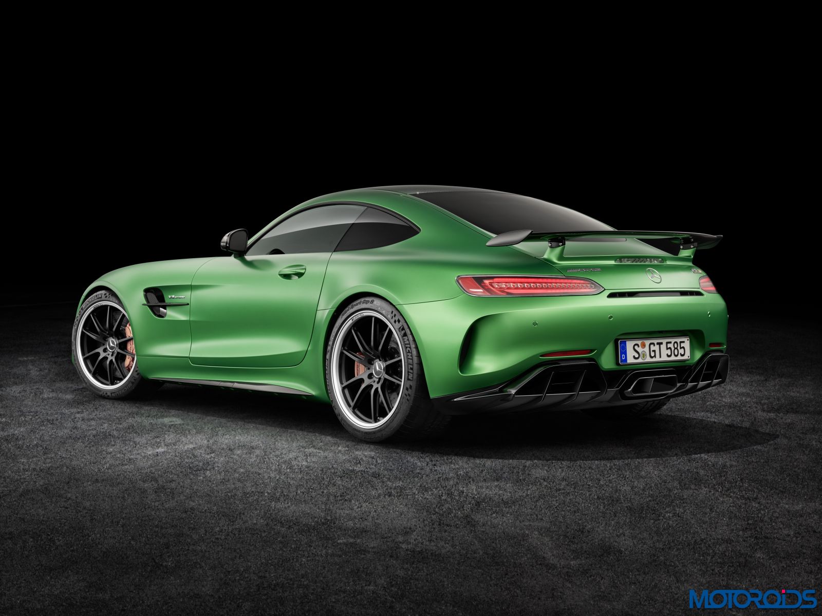 Mercedes-AMG GT-R (21)