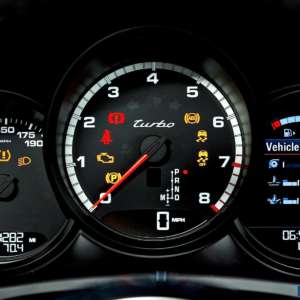 Porsche Macan instruments