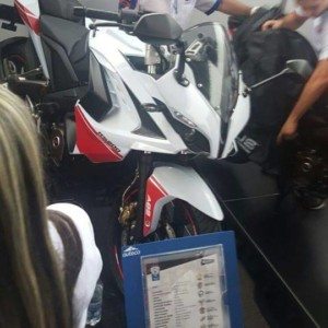 Bajaj Pulsar RS White and Red