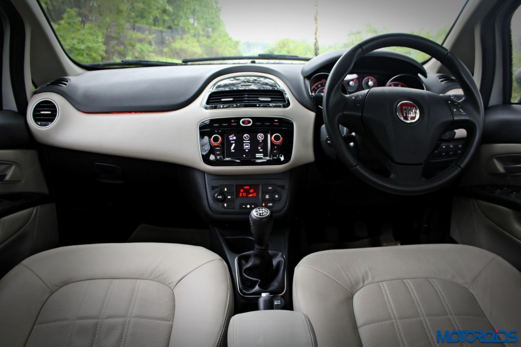 Fiat Linea 125S dashboard