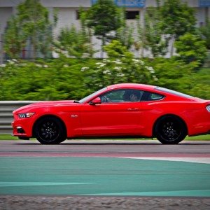 Ford Mustang Motoroids