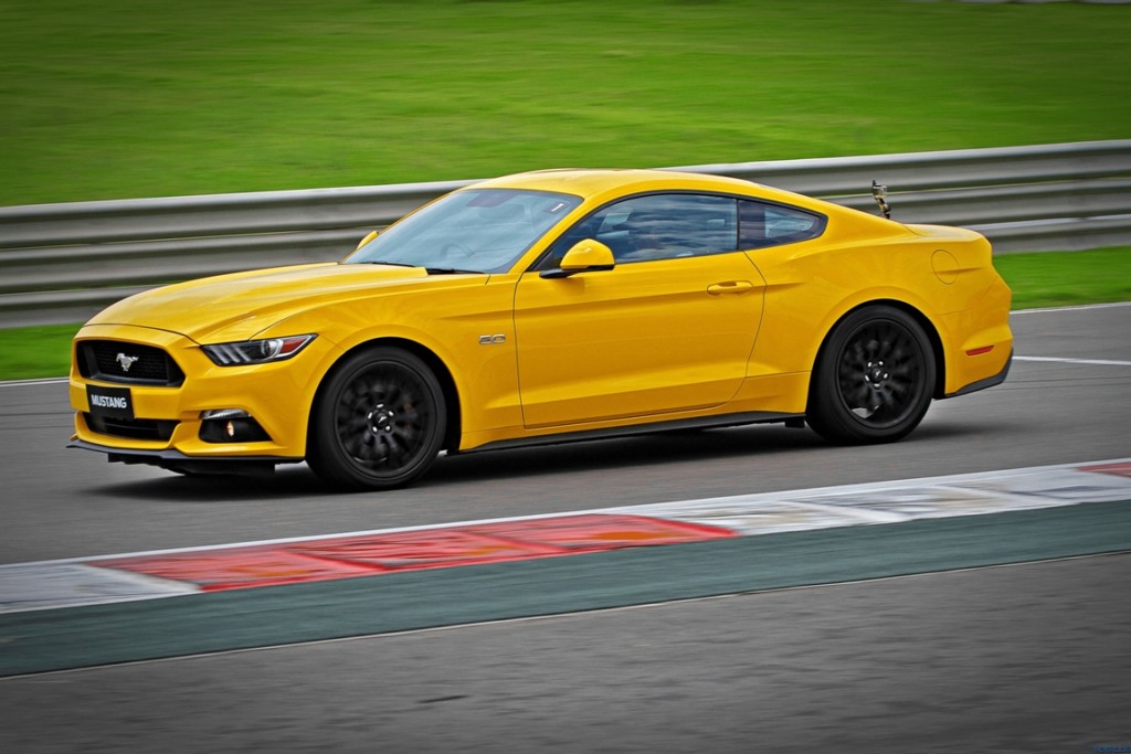 Ford-Mustang-Motoroids-9