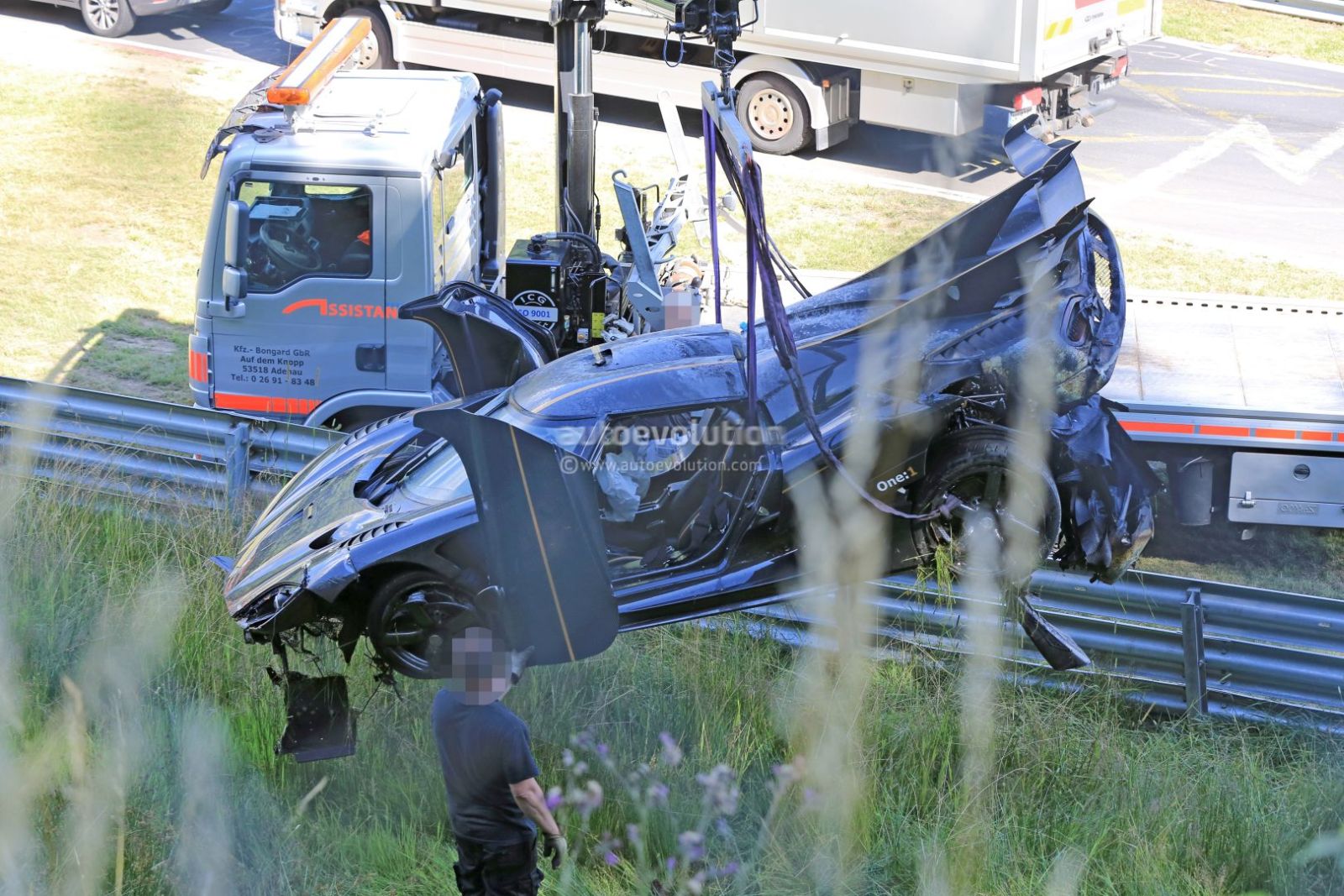 Koenigsegg One.1 crash (10)