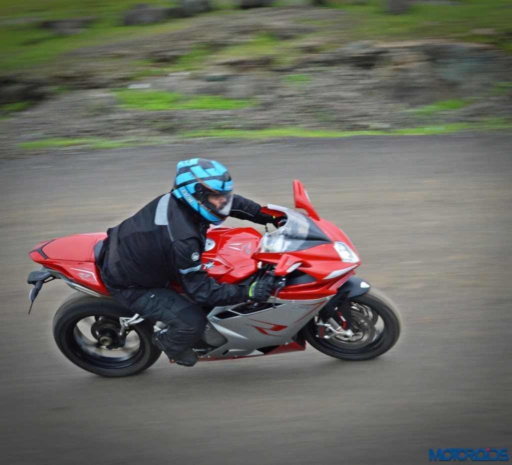 MV Agusta F4 R action (6)