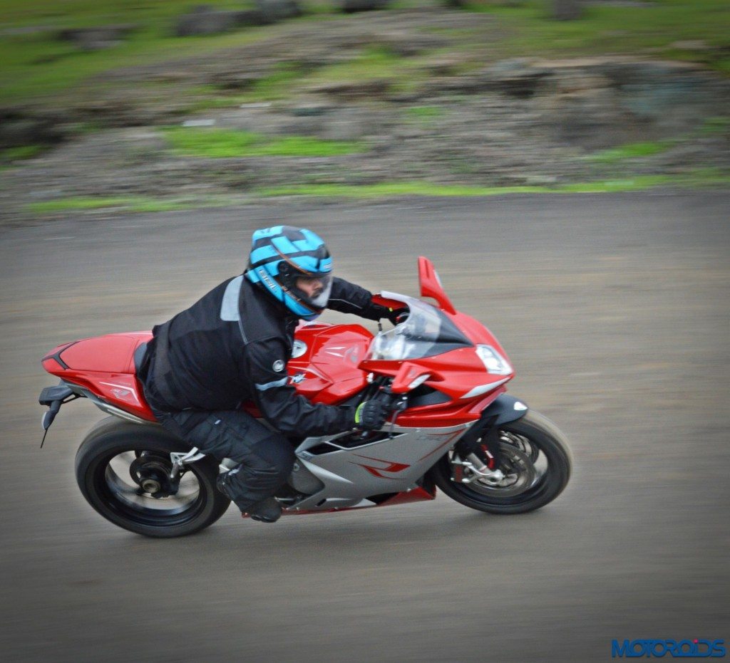 MV Agusta F4 R action (6)