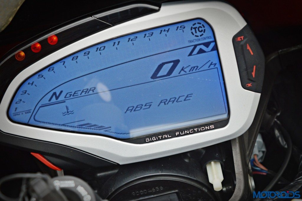 MV Agusta F4 R instrument console (14)