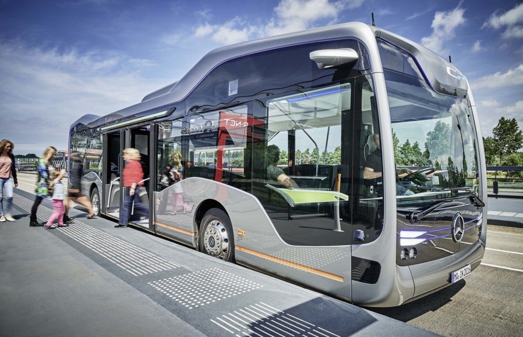 Mercedes-Benz Future Bus with City Pilot (5)