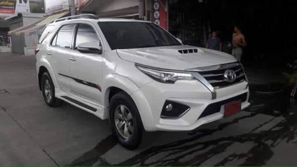 Modified Toyota Fortuner face swap