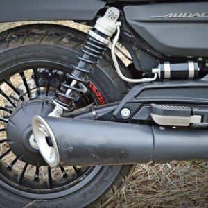 Moto Guzzi Audace exhaust
