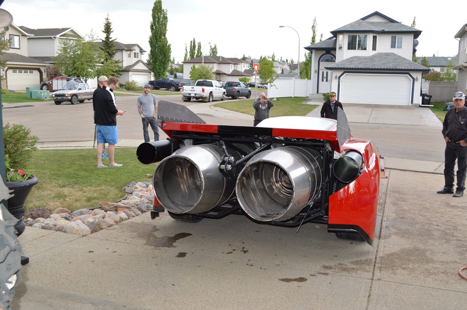 This Ferrari Enzo powered by twin jet engines a 650 km/h top speed |