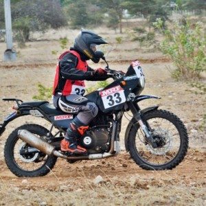 Royal Enfield Himalyan loses rear tire