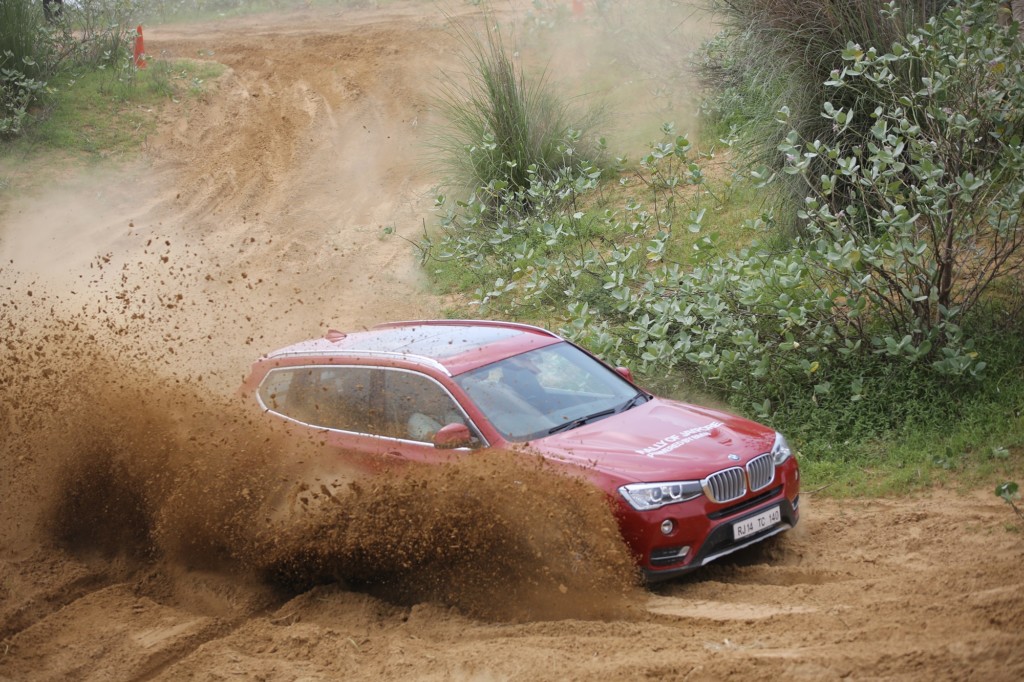 02. The BMW X3 in action at Super Speciality Stage of Rally of Jaypore 2016