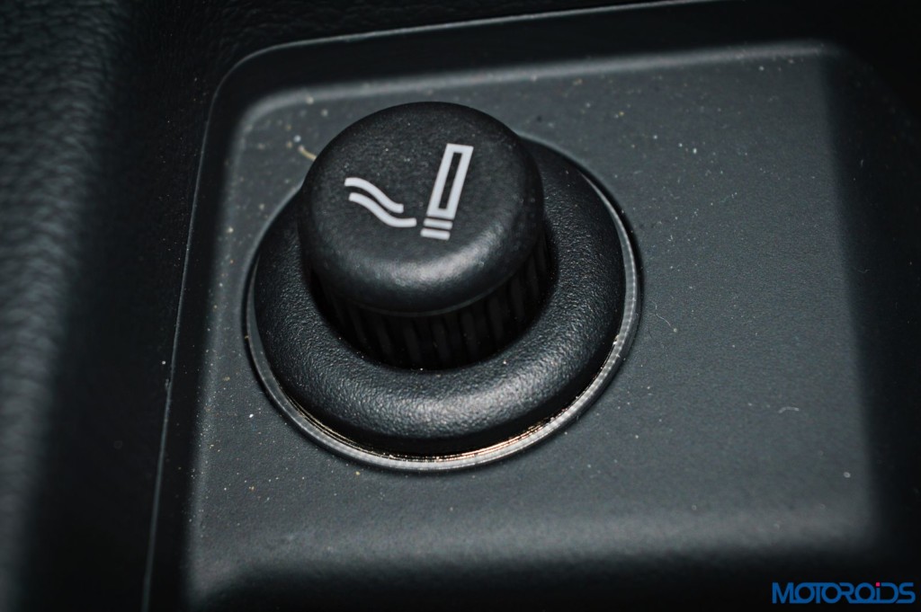 2016 Audi A4 Cigarette lighter(14)