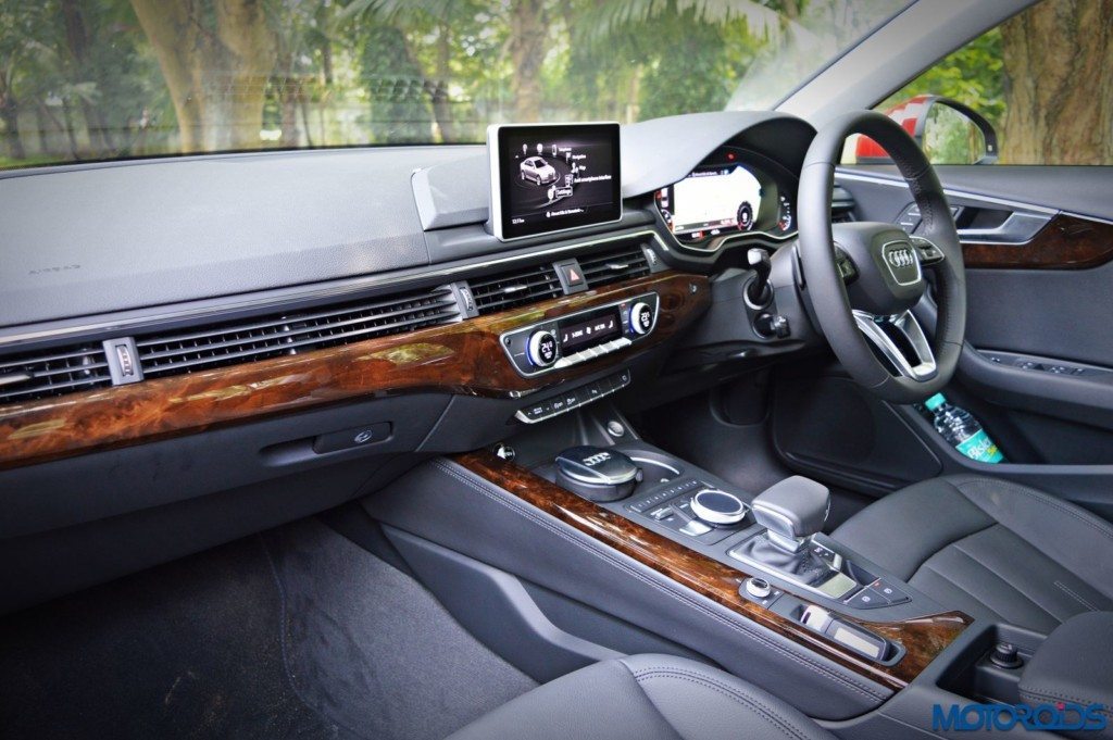 2016 Audi A4 cabin and center console (147)