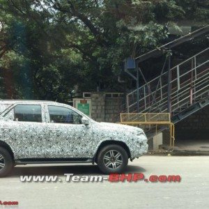 Toyota Fortuner spied once again