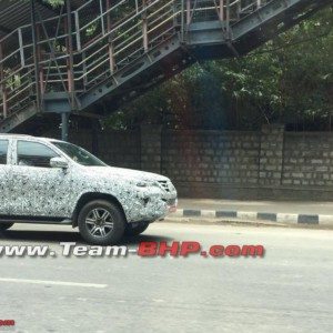 Toyota Fortuner spied once again