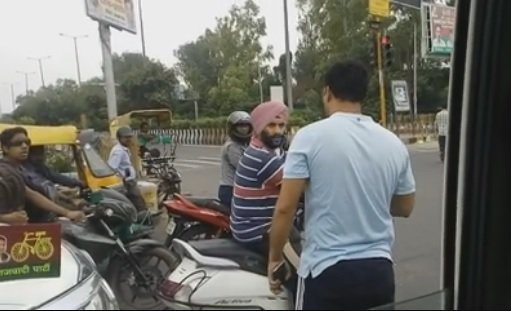 Alleged VIP caught bullying locals at a traffic signal in Delhi