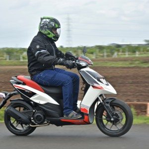 Aprilia SR  Review Action Shots