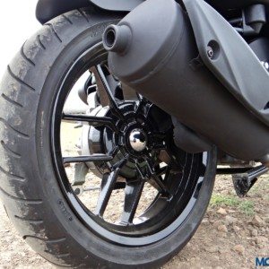 Aprilia SR  Review Details Wheels