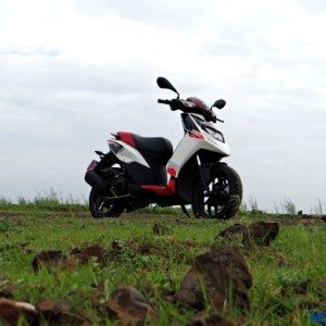 Aprilia SR  Review Still Shots