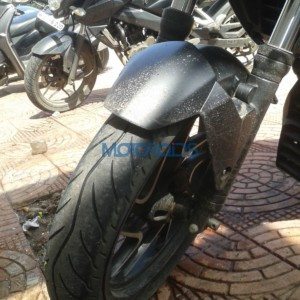 Bajaj Pulsar CS non ABS variant spied