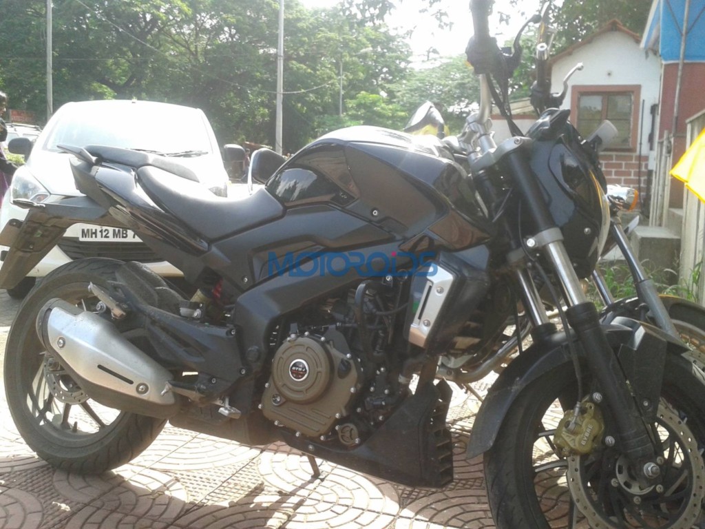 Bajaj Pulsar CS400 non-ABS variant spied (13)