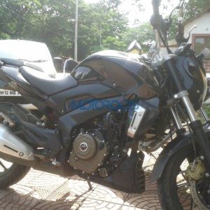 Bajaj Pulsar CS non ABS variant spied