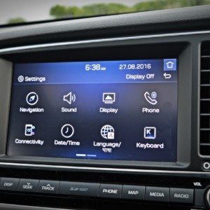 New Hyundai Elantra infotainment system