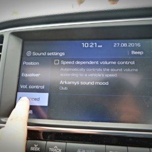 New Hyundai Elantra infotainment system