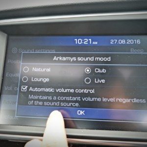 New Hyundai Elantra infotainment system