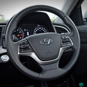 Hyundai Elantra steering wheel