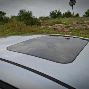 Hyundai Elantra exterior sunroof