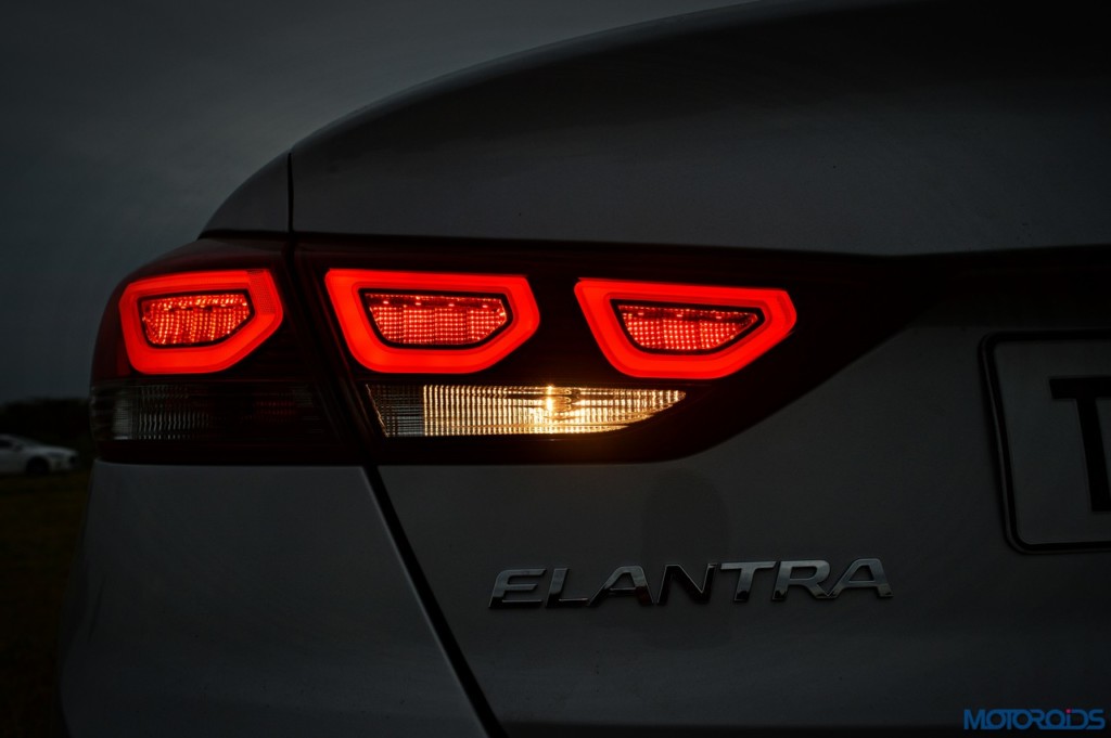 New Hyundai Elantra tail lamp (4)