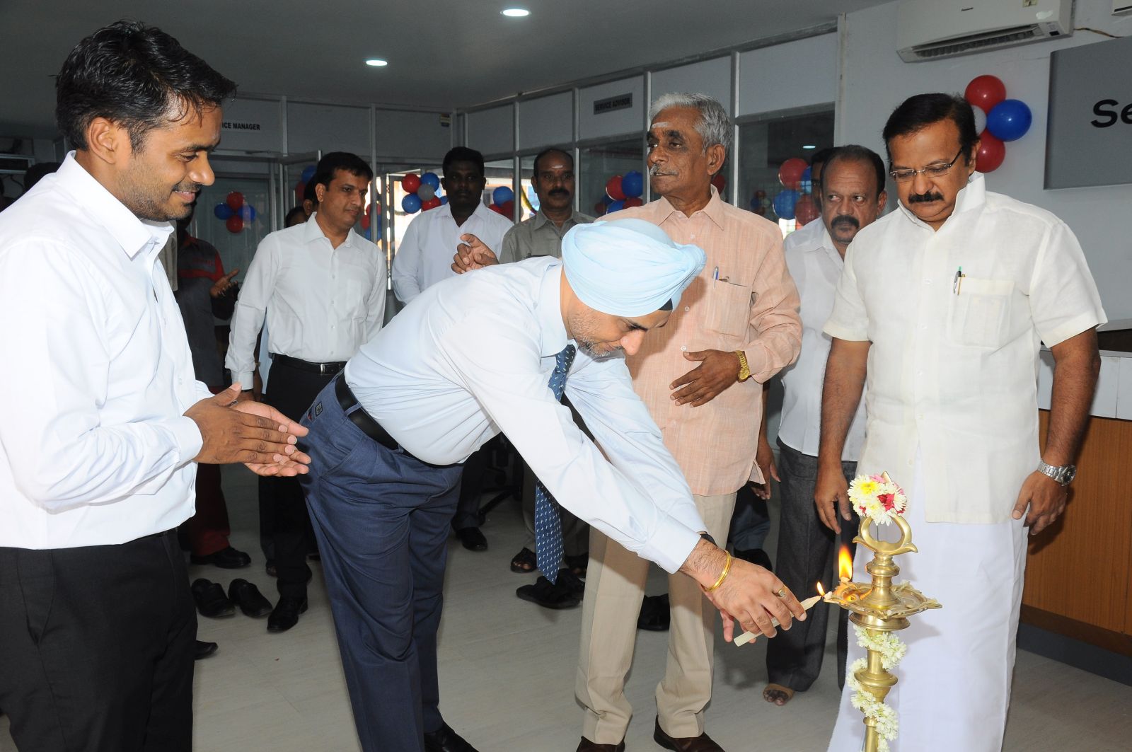 Nissan India opens new dealership in Puducherry (1)