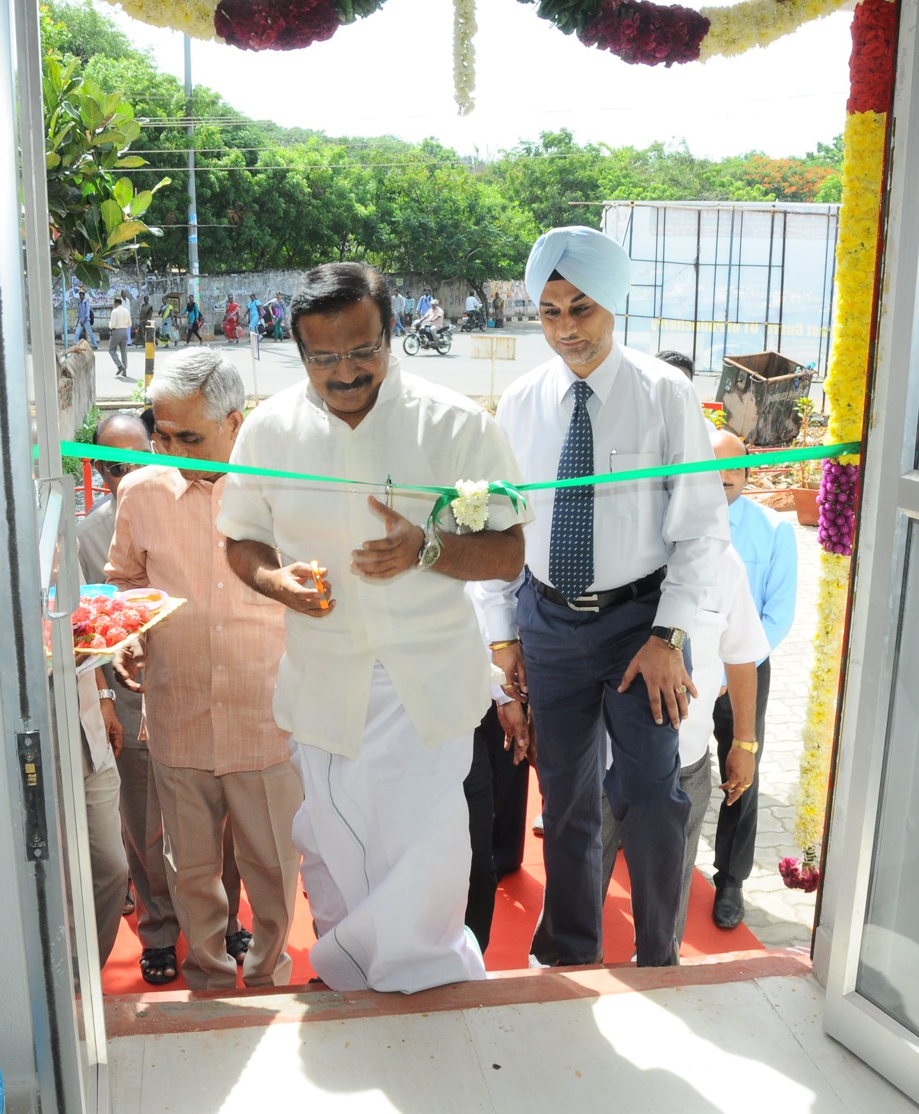 Nissan India opens new dealership in Puducherry (2)