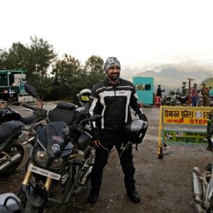 Rannvijay Singh with the Mahindra Mojo Tribe